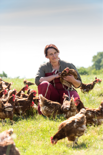 Valérie, éleveuse de poules pondeuses Label Rouge de Loué