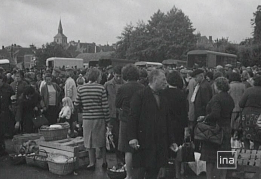 Photo d'archive INA - Foire à l'Envoi - Loué