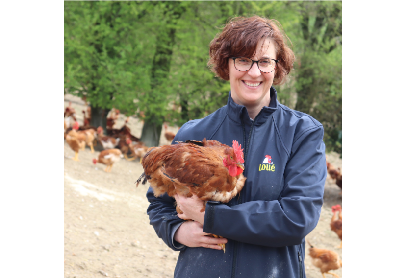 Sophie, éleveuse de poulets fermiers de Loué