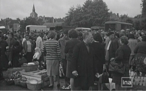 Marché de la commune de Loué (72) - Années 50 - Les débuts de la volaille de Loué